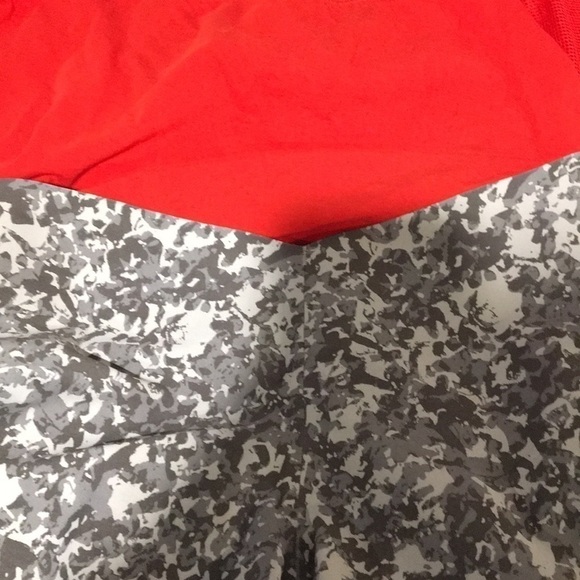 Stella McCartney Adidas Alpha Skin Grey Camo pattern leggings Size Medium - Picture 10 of 10